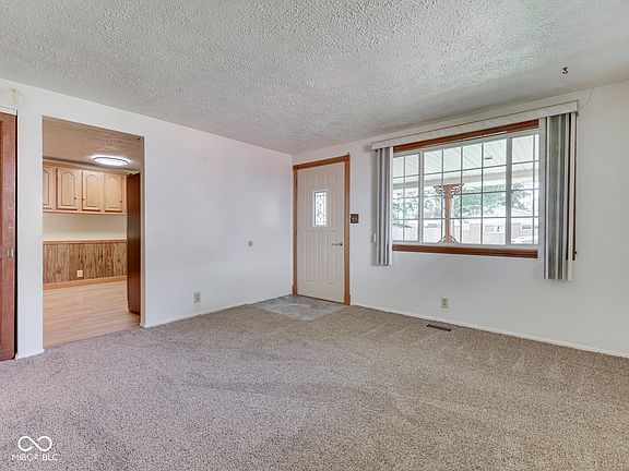 5th image of 2828 Cameron St