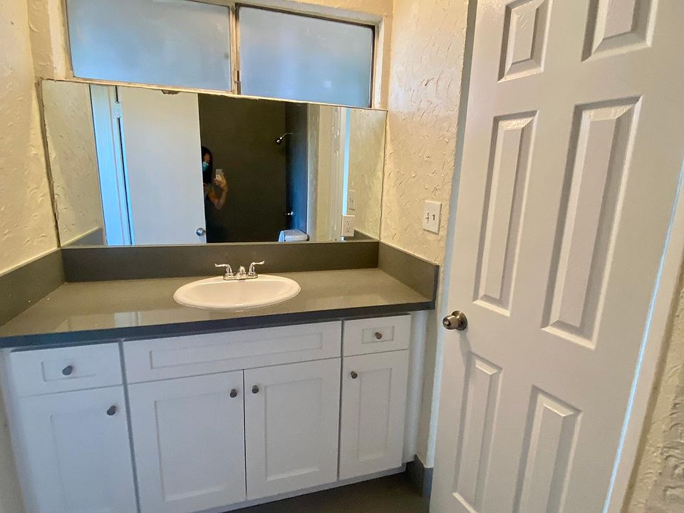 1st image of 1150 S Sunset Blvd #102