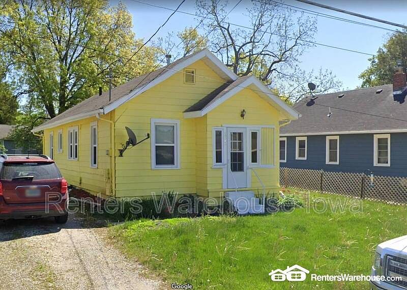 2347 E 38th Ct, Des Moines, IA 50317 | Zillow