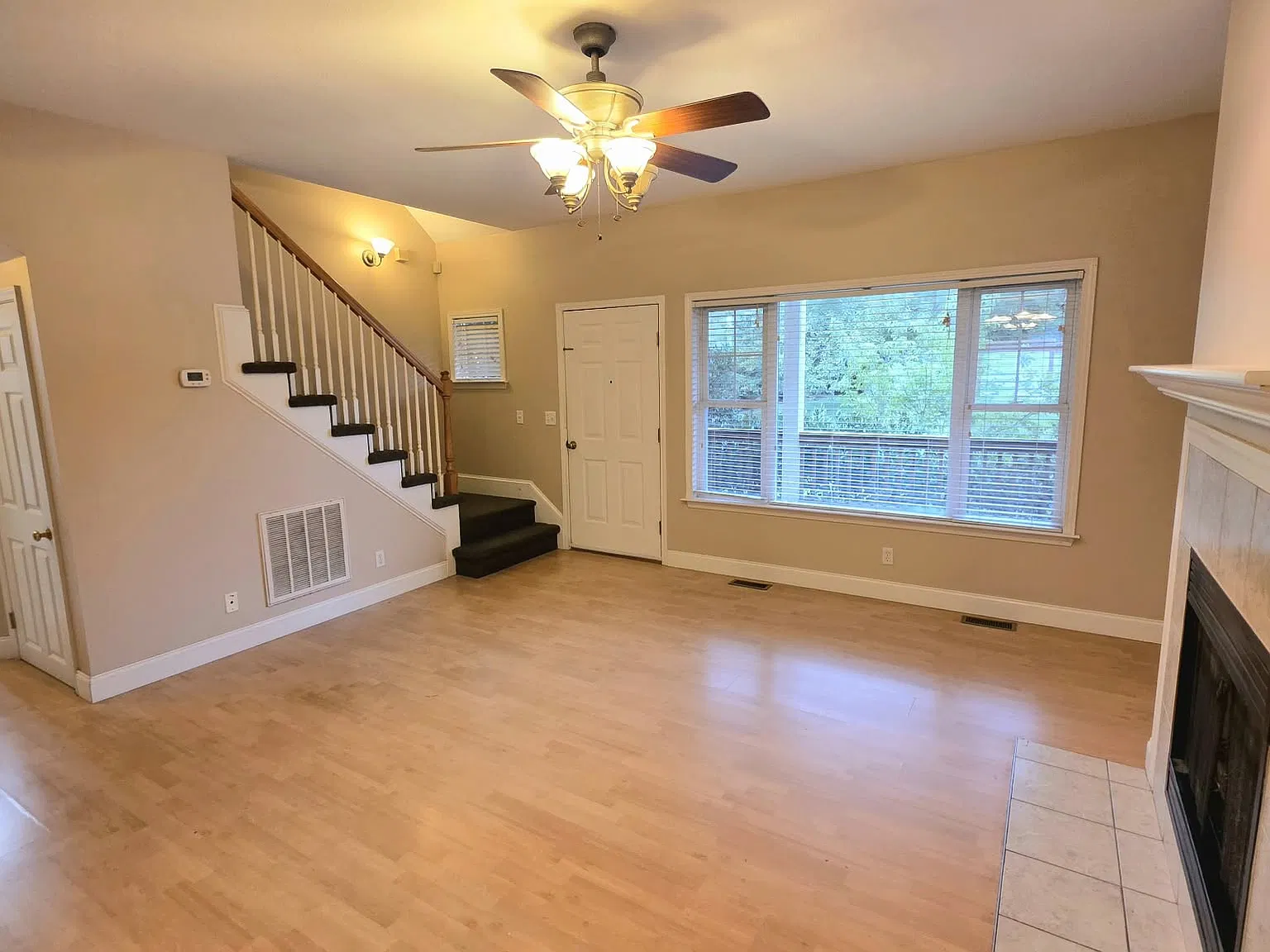 3 bed, 2.5 bath, 1680 sqft, $2,000 — Photo 4