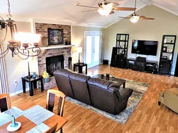5th image of 904 Norma Ct