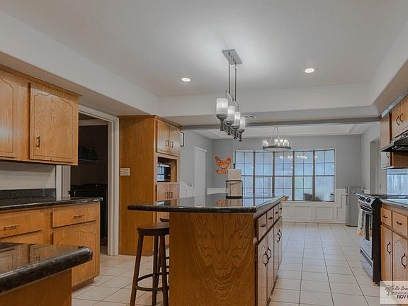 5th image of 3001 Jacaranda Dr