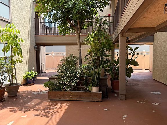 5th image of 453 Ivy St APT 4
