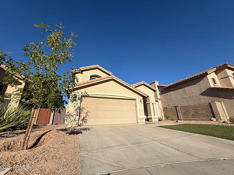 1253 N Spire Ct — Photo 2