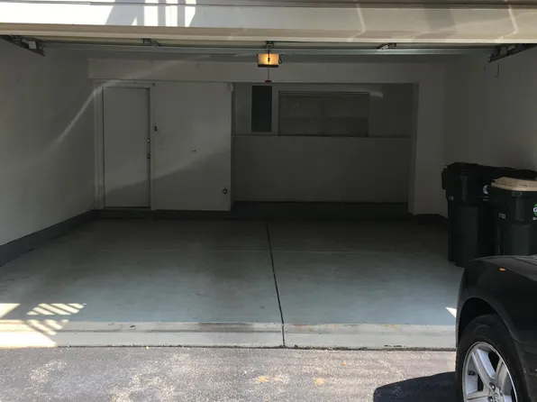 31577 Tall Grass Ct, Lakemoor, IL 60051