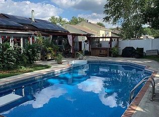8 Mary Ellen Ln, Sicklerville, NJ 08081