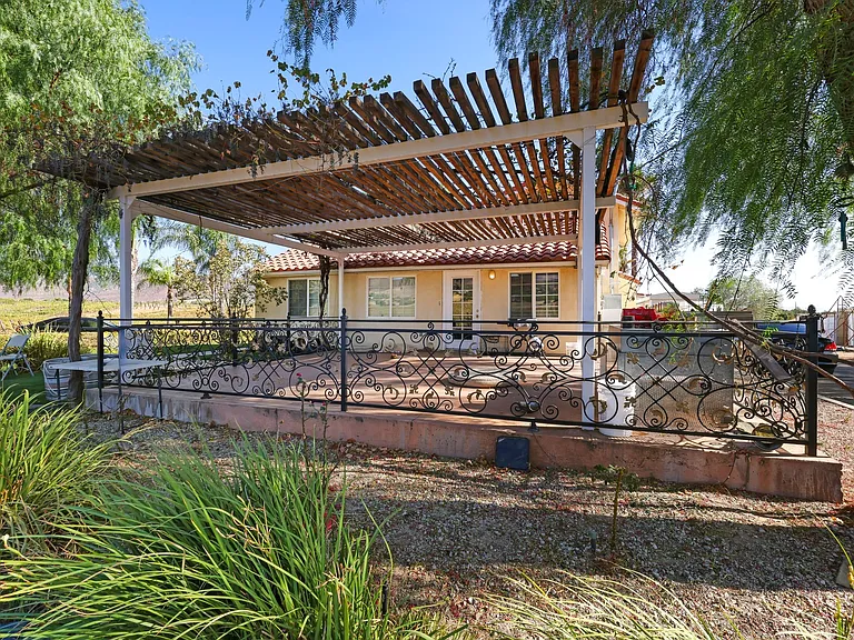 10262 Sierra Hwy — Photo 7