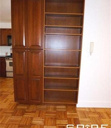 4th image of 200 E 63rd St APT 8