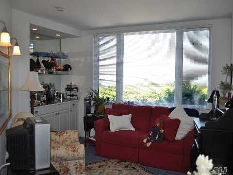 4th image of 616 Fox Hill Dr