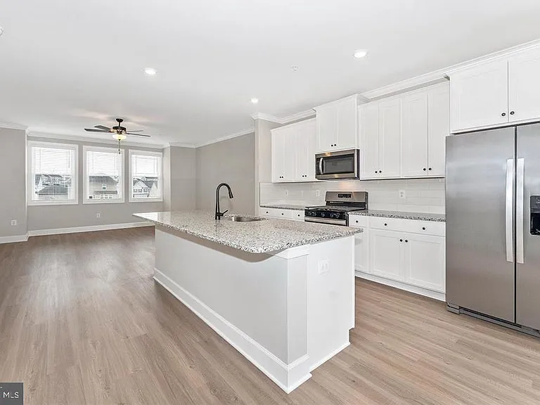 527 Abigail Ave — Photo 11
