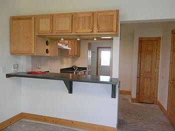 Convenient pass-thru from kitchen to dining room