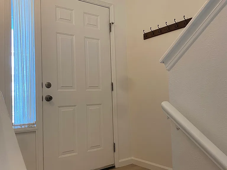 505 Oppenheimer Dr — Photo 5