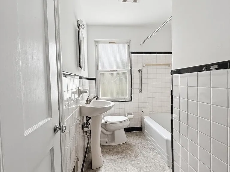 706 S College Ave — Photo 9