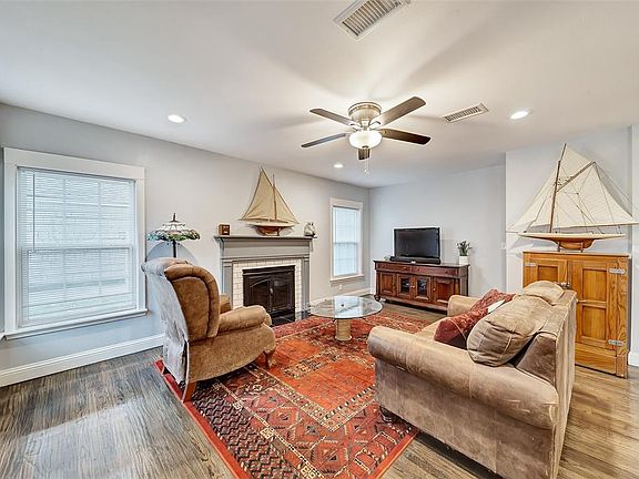 4th image of 6433 Calmont Ave