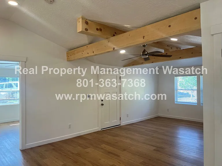 1388 Country Ln — Photo 16