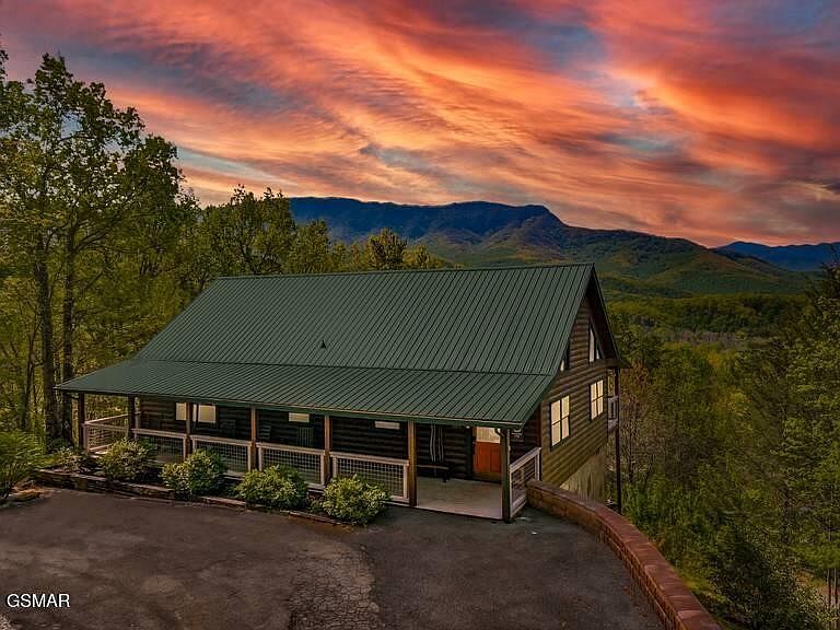 1st image of 859 Pinnacle Vista Rd