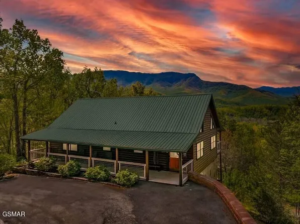 859 Pinnacle Vista Rd, Gatlinburg, TN 37738