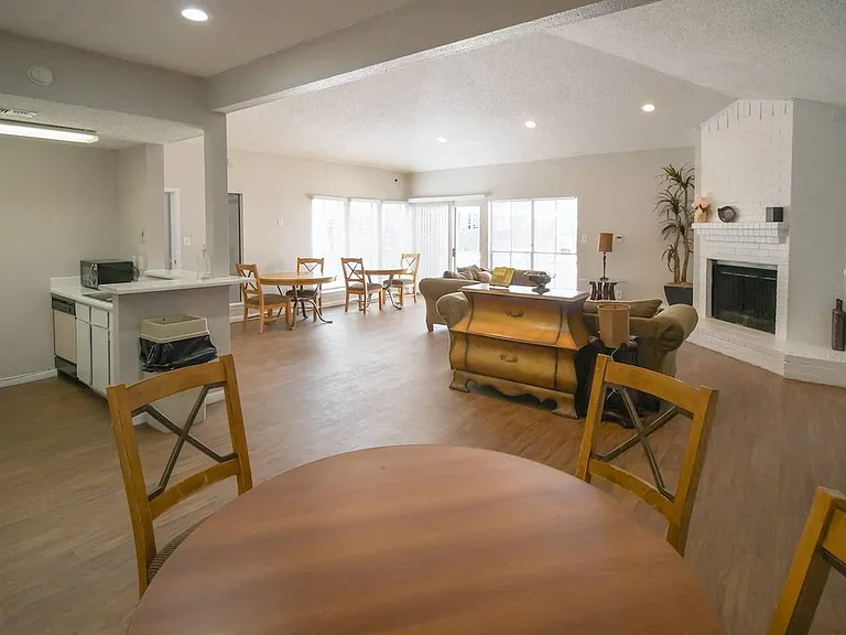 Pine Creek Apartments — Photo 63