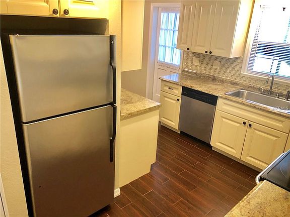 4th image of 10350 Carrollwood Ln APT 181