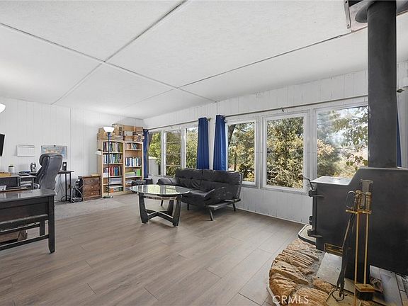 2nd image of 100 Jones St