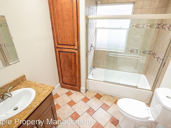 4th image of 1424 N Northgate Way #1426B