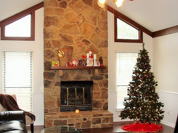 2nd image of 8605 Hunter Woods Dr