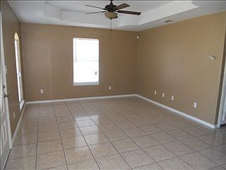 2nd image of 407 Arboleda Ln