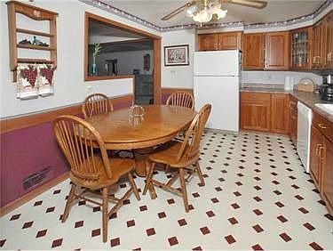 4th image of 10460 Primrose Dr