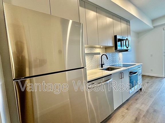 3rd image of 1274 Devonshire Ave #210