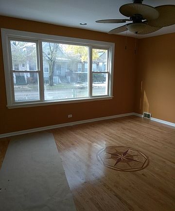 2nd image of 7833 S Saint Lawrence Ave