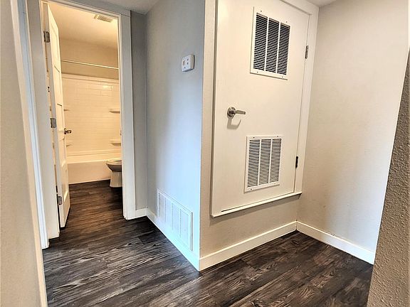 4th image of 3503 Harmon Ave Unit 105