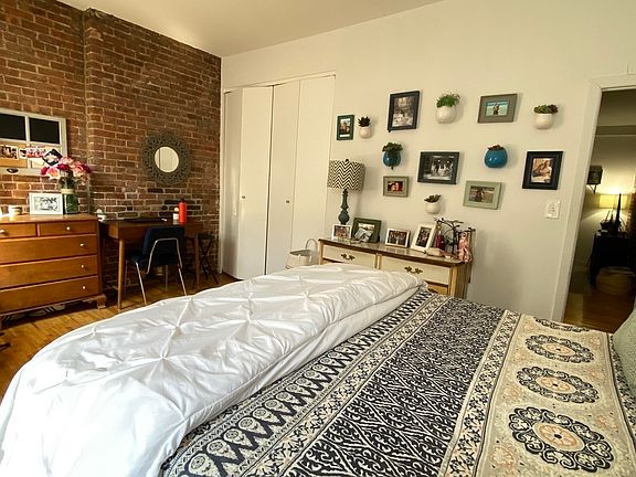 4th image of 247 W 15th St APT 3A