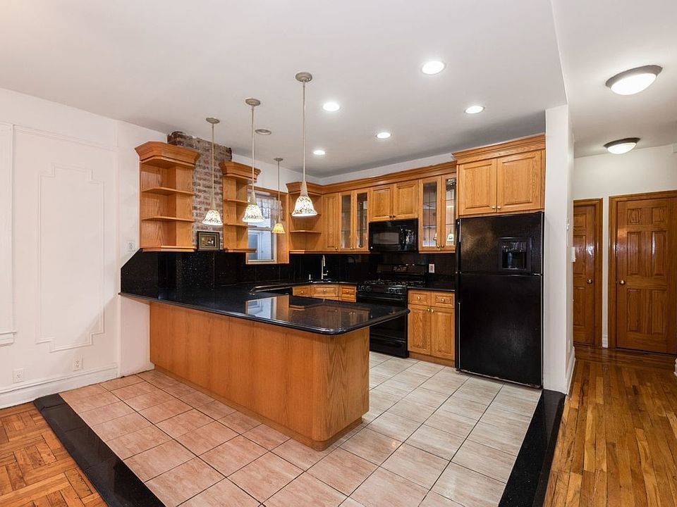 1st image of 1123 30th Dr APT 1