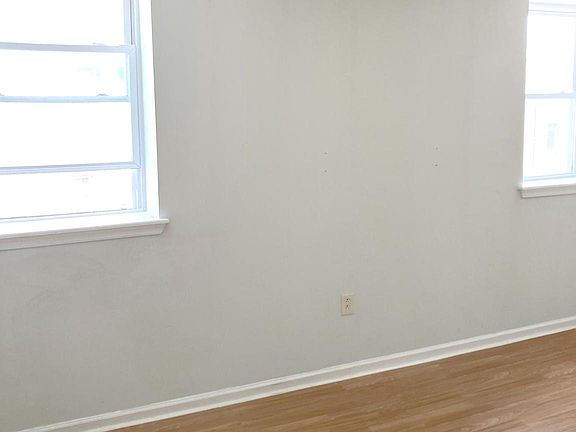 4th image of 418 N 41st St APT 3