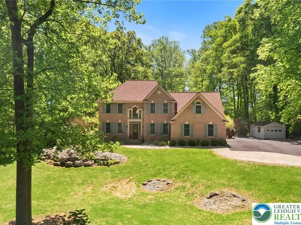 5925 Robin Ln, Coopersburg, PA 18036
