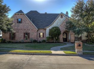2 Raven Cir, Heath, TX 75032