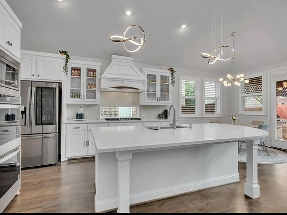 3rd image of 14109 Sparrow Hill Dr