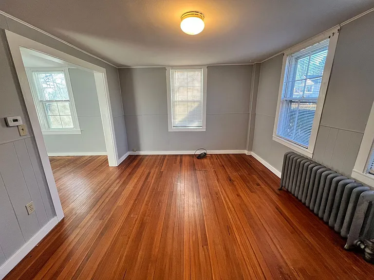 33 South Main Street — Photo 10