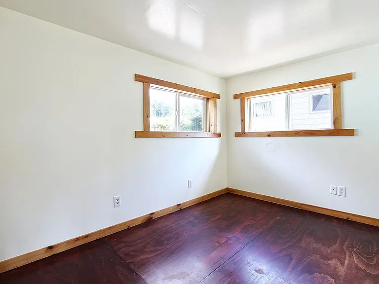 938 Madrona Beach Rd — Photo 7
