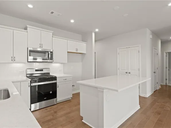 488 Village Ln, Fairburn, GA 30213