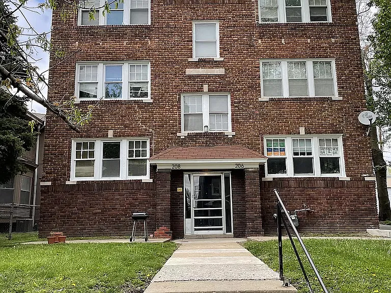 206-208 W 34th St — Photo 11