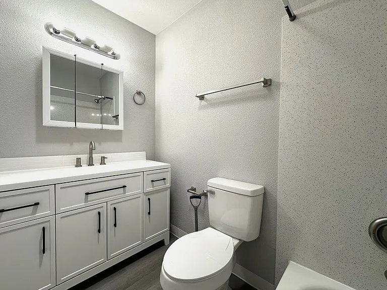 5324 Holiday Dr. — Photo 15