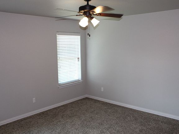 4th image of 208 W Lake St