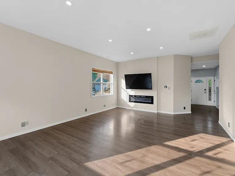 15452 Heath Cir — Photo 28