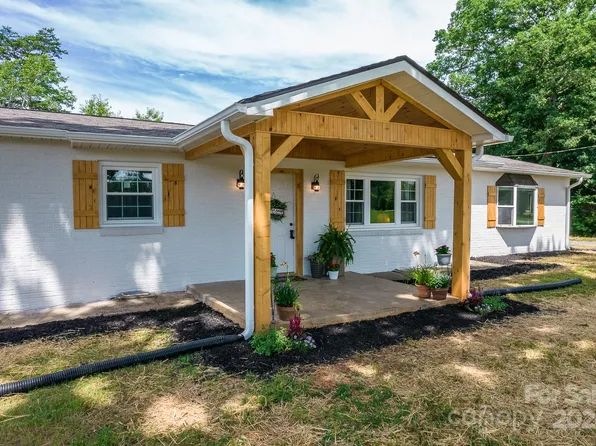 3034 Heffner Pl, Hudson, NC 28638