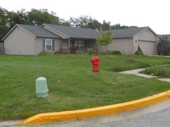 3rd image of 1301 Southfield Dr