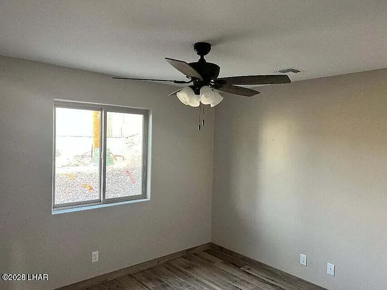 2425 Cloverlawn Dr #101 — Photo 20