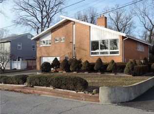 9 Lawrence Pl, Yonkers, NY 10701