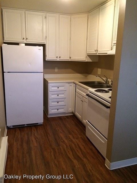 2nd image of 1445 E Market St