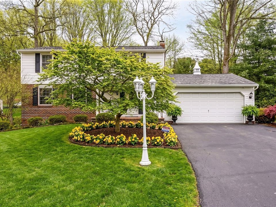 1st image of 52 Greenview Dr